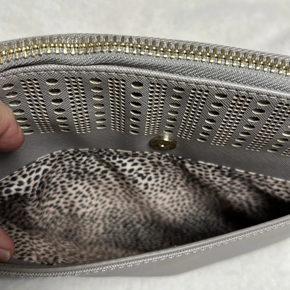 Sole Society Gray Large Clutch IPad Top Zip Purse, LIKE NEW! NEVER USED!